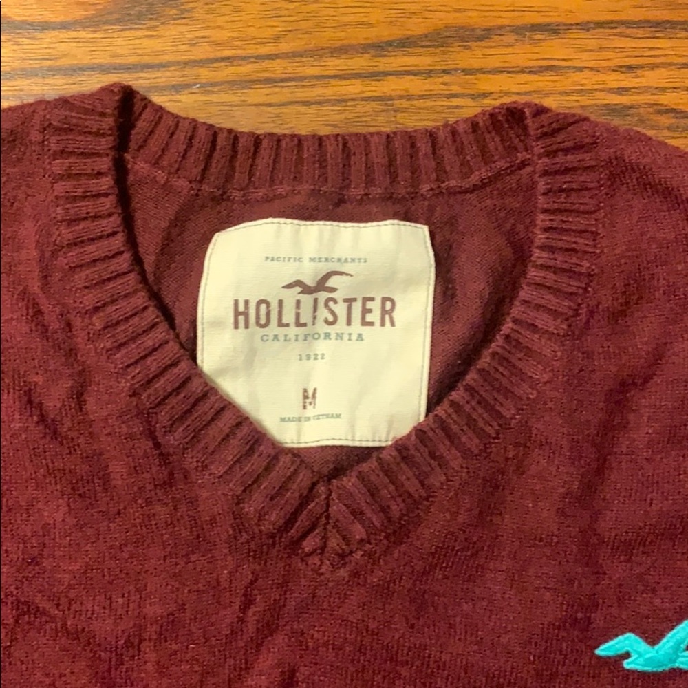 Maroon Hollister Sweater, no marks or stains! - Picture 3 of 3